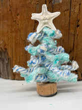 Load image into Gallery viewer, Mini lobster rope trees