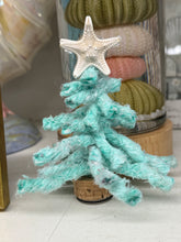 Load image into Gallery viewer, Mini lobster rope trees
