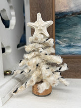Load image into Gallery viewer, Mini lobster rope trees
