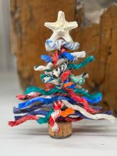 Load image into Gallery viewer, Mini lobster rope trees
