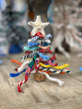 Load image into Gallery viewer, Mini lobster rope trees
